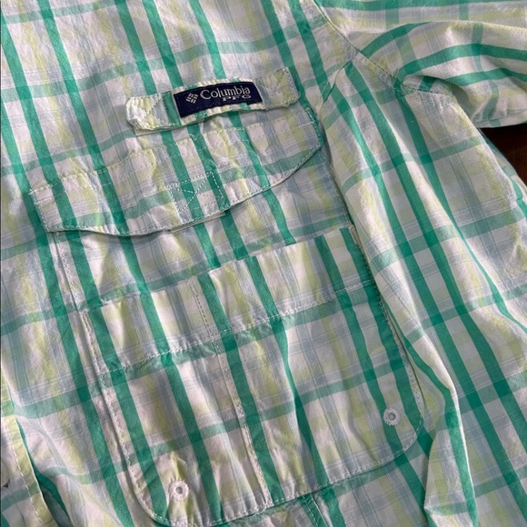 Large Columbia button down shirt - Picture 5 of 7